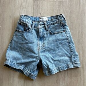 Abercrombie & Fitch The Dad Short High Rise